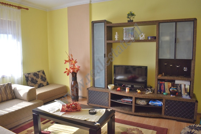 Apartament 2+1 me qira prane rruges Jordan Misja ne Tirane